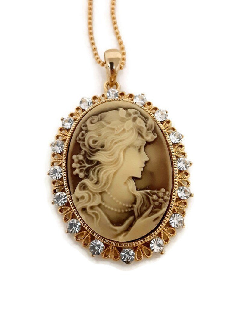 Art Nouveau Cameo Pendant - Neo Classic Woman With Grapes - Bazzy's