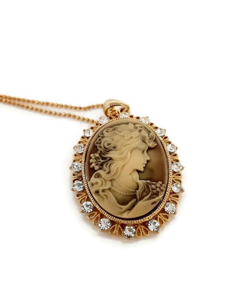 Art Nouveau Cameo Pendant - Neo Classic Woman With Grapes - Bazzy's