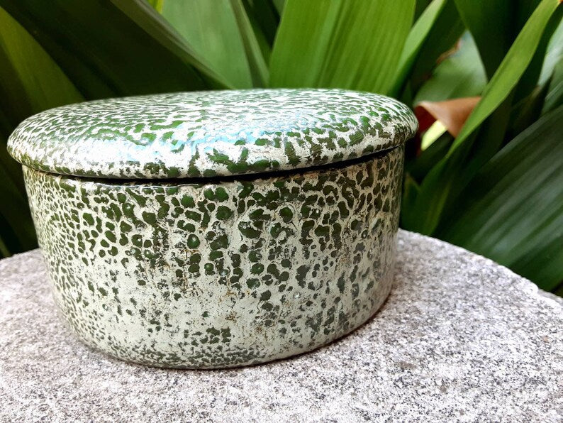 Reptile Design Seagrove Pottery Dresser Box